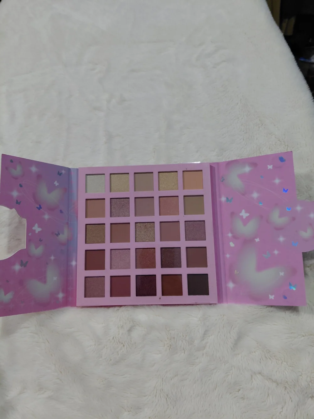 NWT Paris Hilton Lost in Wonderland 25-Piece Pink Eyeshadow Palette